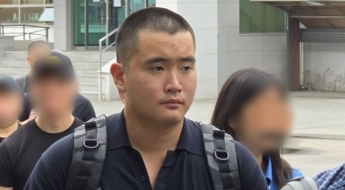 검은 셔츠에 청바지 입고 등장…삼성가 장남 이지호 '해군 장교 후보생 입대' 