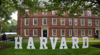 트럼프 행정부, 하버드 상대 소송…