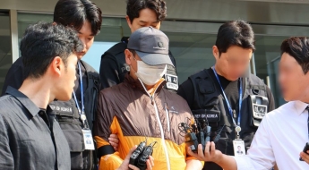 생일상 차려준 아들 사제총기로 살해한 60대…1심서 무기징역