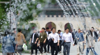 직장 내 기본권, 사업장 크기에 따라 갈린다…5인 미만은 '무법지대'