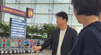 위기의 백종원, 소스통 들고 해외로 떠난다…
