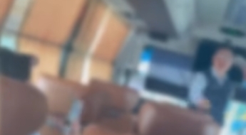 30분 늦어 항의하자…"X새끼들아, 닥치고 타" 버스기사 욕설