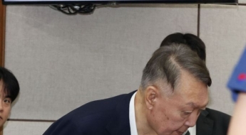 윤석열 '평양 무인기 의혹' 첫 재판서 재판부 기피신청…