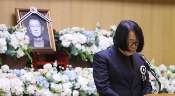 "웃으며 가세요" 전유성 영결식서 '숭그리당당'…개그맨답게 배웅한 선후배들