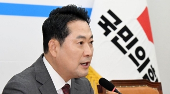 진중권, 尹 면회 간 장동혁에 "민주당만 신나…쌓여가던 악재에 숨통 터줘"