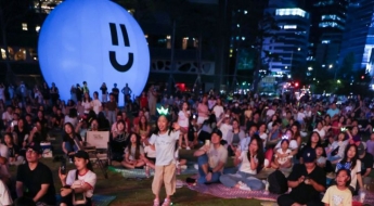 '악귀 다뤄 불편' 민원에 케데헌 노래 금지한 英 학교…"다들 좋다는데?" 반발에 결국