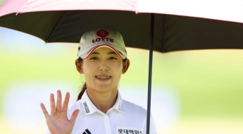 '돌격대장' 황유민, 5언더파…하와이에서 돌풍