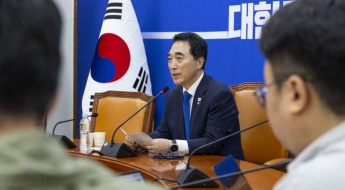與박수현, 논평 공격 사과한 野박성훈 칭찬…