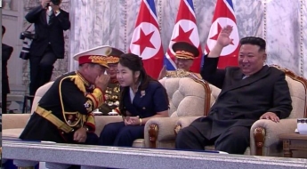 北80주년 열병식서 사라진 김정은 딸 '주애'