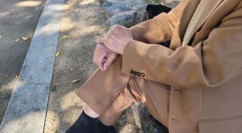 "아저씨! 뭐 하시는 거예요?" 직원 단속에도…오늘도 탑골공원 향하는 노인들[르포]