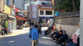 장기판 사라졌지만…노인들은 '이것' 위해 오늘도 탑골공원행