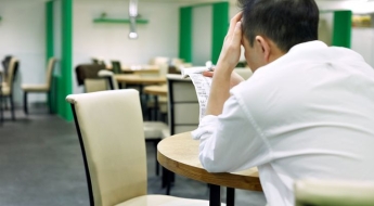 "배달앱에 뜯기고 본사는 나몰라라…결국 폐업"[치킨공화국의 몰락]②