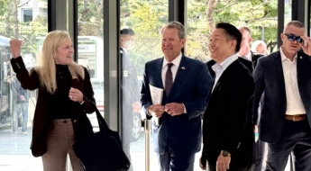 이석희 SK온 CEO, 美조지아 주지사·페라리 CEO 연이어 만나
