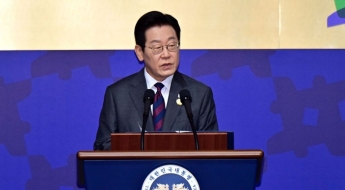 [폴폴뉴스]李대통령 지지율 57%…대법관 증원 찬반 팽팽