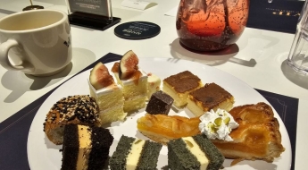 "9900원에 케이크 무제한 실화냐" 인증샷 쏟아졌다…대학가 점령한 애슐리