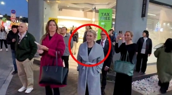 "뭘 잘못봤나"…'윤 어게인' 시위 현장서 포착된 백악관 대변인