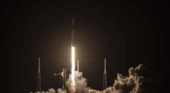 군 정찰위성 5호기 탑재 우주발사체 '팰컨9' 미국서 발사