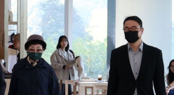 특검, '양평 공흥지구 특혜' 김건희 모친·오빠 소환…묵묵부답 동시 출석