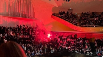 파리 오케스트라서 연막탄 '펑'…가자전쟁 반대 시위에 소란