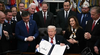 [속보]트럼프, 美 의회 통과 임시예산안 서명…연방정부 셧다운 종료