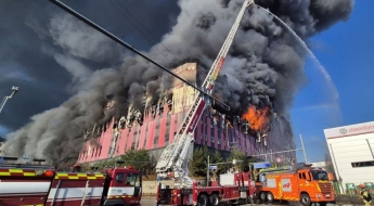 천안 이랜드패션 물류센터에 화재…대응 2단계 발령 '진압 중'