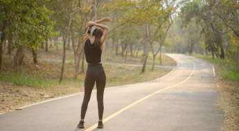 민망해서 못 입겠다 할 땐 언제고…불황에도 역대급 실적 낸 K운동복