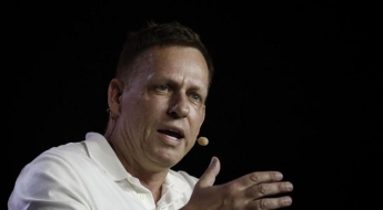 피터 틸도 엔비디아 지분 전량 매각…커지는 AI 버블 경고