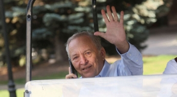 서머스 전 美 재무, 엡스타인 이메일 공개 후 오픈AI 이사 사임…파문 확산