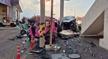 제주 우도서 승합차 돌진사고로 관광객 3명 사망·10명 중경상