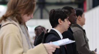 한국 장기 체류 외국인 160만명…중국인이 가장 많아 