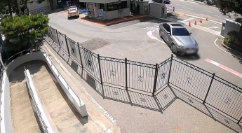 아무리 찾아도 없더니만…경찰서 주차장에 '제 발로' 들어온 음주운전 차량