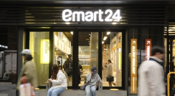 응떡 먹고 어뮤즈 바른다…MZ 취향저격 '힙한 편의점' 이마트24