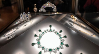 루브르 박물관 보석 절도 4번째 핵심 용의자 추가 기소