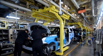 中 제조업 8개월째 '위축'…서비스업도 악화