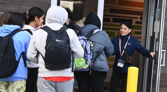 "오후 2시∼4시 10대 출입금지" 美 맥도날드 매장 특단 조치 왜?