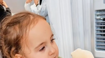 중국인 부부가 낳았는데 '금발에 파란 눈'…1억 2000만 뷰 터졌다