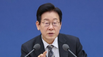 [폴폴뉴스]李대통령 국정 지지율 54.3%…지난주보다 0.6%p ↓