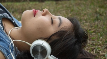 "밤에 '이것' 하지 마세요"…치매 유발하는 뜻밖의 습관