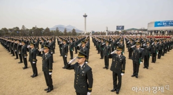 육사 자퇴 작년 2배·공사 임관 경쟁률 반토막…초급 장교 수급 '비상'
