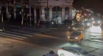 웨이모는 멈추고, 테슬라는 달렸다…美샌프란 정전 쇼크 후폭풍