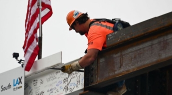 "시급 3배 뛰었는데 안 할 이유 없지"…'몸 쓰는 억만장자' 시대가 온다