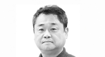 [아경의 창] 2025년 가장 강력한 연주 '침묵'