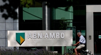 "희망퇴직·지점폐쇄도 역부족…은행 일자리 20만개 사라질 수도"