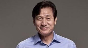 '국민 배우' 안성기 별세…향년 74세
