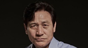 '국민 배우' 안성기 별세…향년 74세
