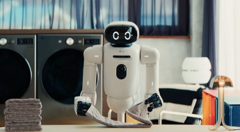 "아침 준비 끝, 세탁하고 빨래도 다 개어 놨어요"…'집안일 해방' 나선 삼성·LG