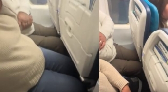 "무릎이 앞좌석에 닿다니"…닭장 같은 비행기에 "너무해" 비난 폭주