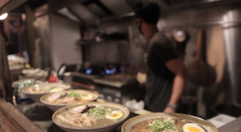 '중국인 출입금지' 논란의 日 라멘집, 한국인도 당했다…"외국인에 '2배' 바가지" 