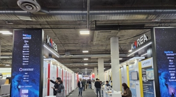 '역시 한국의 존재감' 거물들 잇단 러브콜…엔비디아·메타 한국관에 바쁜 걸음 [CES 2026]