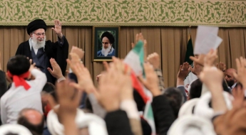 이란 반정부 시위 강경 진압에 100명 넘게 사망